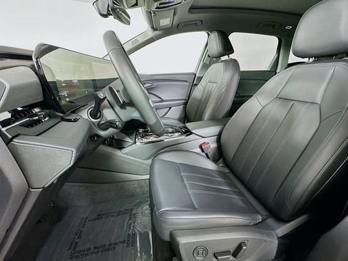 Used 2025 Audi Q6 e-tron Premium Plus w/ Premium Plus image 18