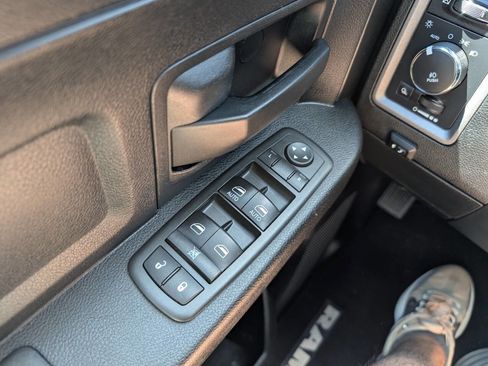 Used 2015 RAM 1500 Express AWD/4WD image 16