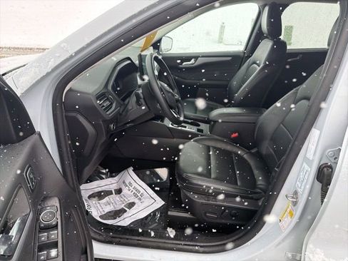 Used 2025 Ford Escape Platinum image 9