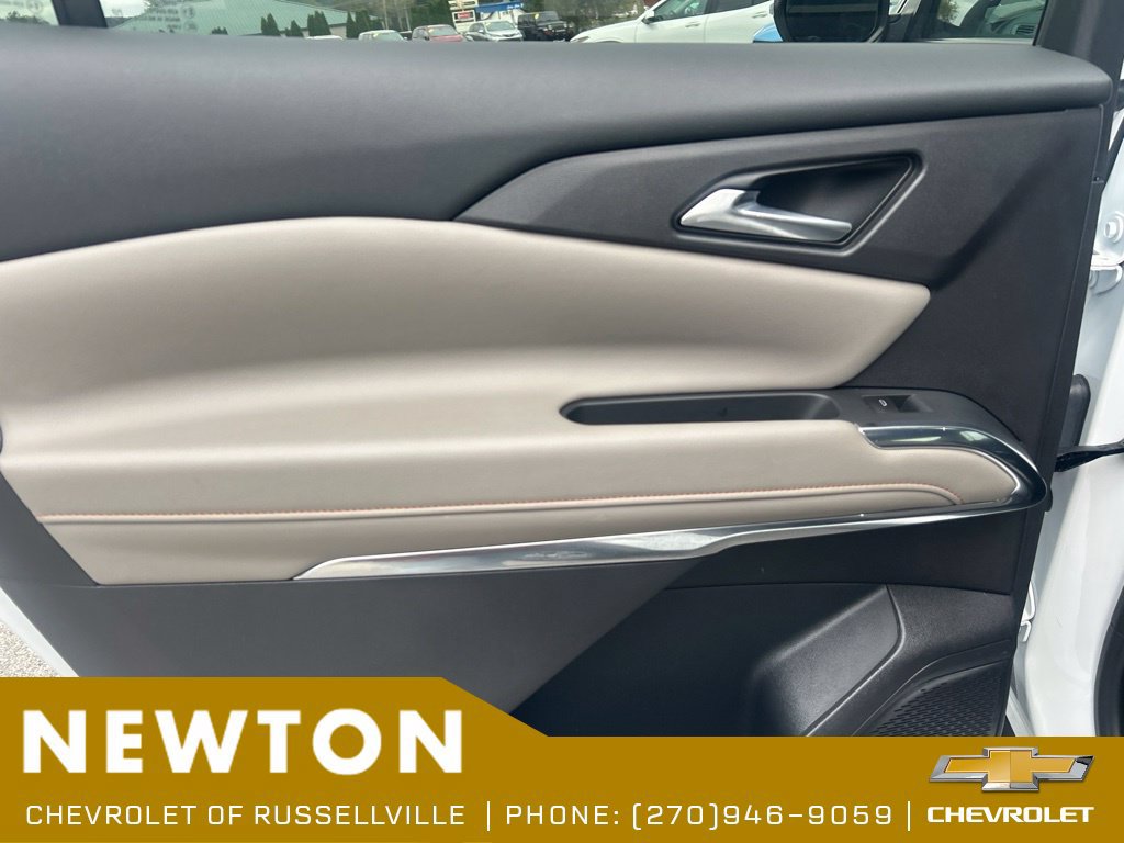Used 2026 Chevrolet Traverse LT w/ Driver Confidence Package FWD image 34