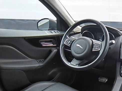 Used 2019 Jaguar F-PACE Premium AWD/4WD image 17