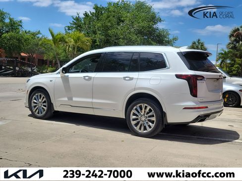 Used 2021 Cadillac XT6 Premium Luxury AWD/4WD image 5
