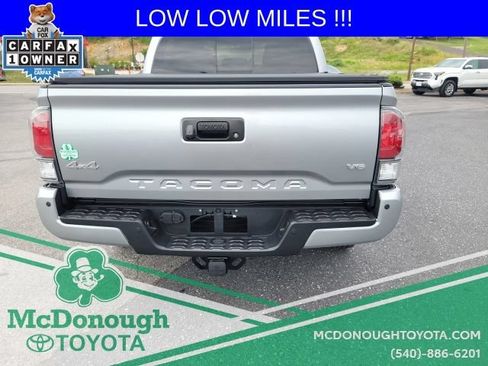 Used 2023 Toyota Tacoma Limited AWD/4WD image 9