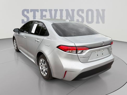 Used 2026 Toyota Corolla LE w/ Carpet Mat Package (TMS) FWD image 3