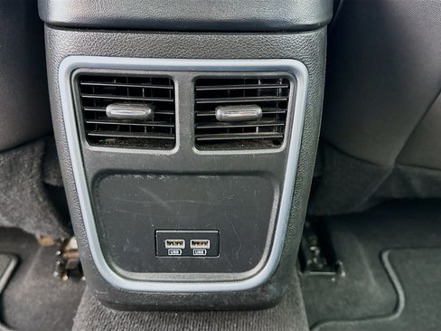 Used 2022 Dodge Charger SXT RWD image 16