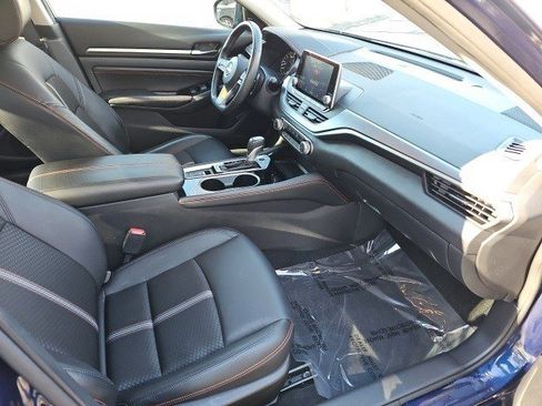 Used 2023 Nissan Altima 2.5 SR image 11