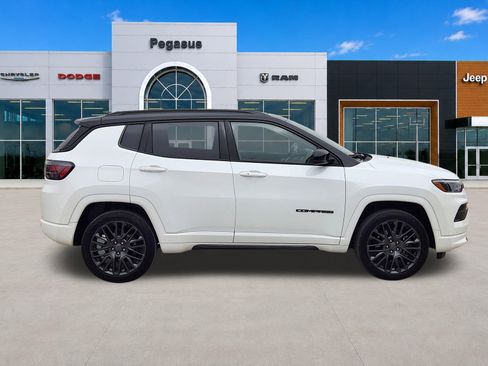 Used 2024 Jeep Compass Limited w/ High Altitude Package AWD/4WD image 7