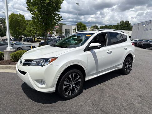 Used 2015 Toyota RAV4 Limited w/ Technology Package FWD image 6