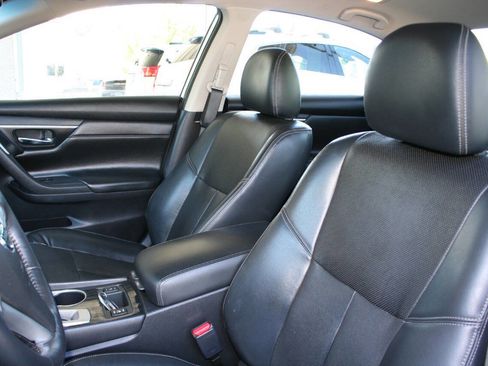 Used 2018 Nissan Altima 2.5 SL FWD image 17