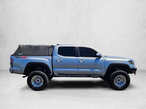 Used 2023 Toyota Tacoma TRD Off-Road w/ TRD Premium Off Road Package AWD/4WD image 4