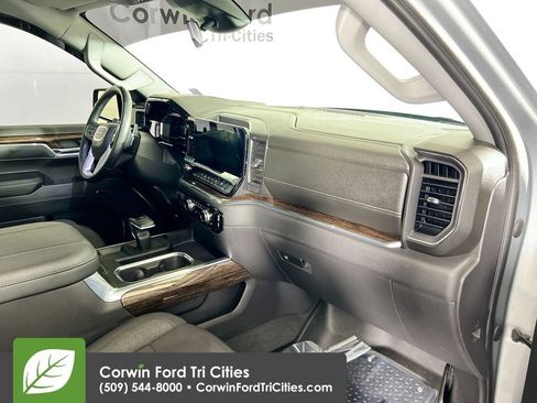 Used 2024 GMC Sierra 1500 Elevation w/ X31 Off-Road Package AWD/4WD image 28