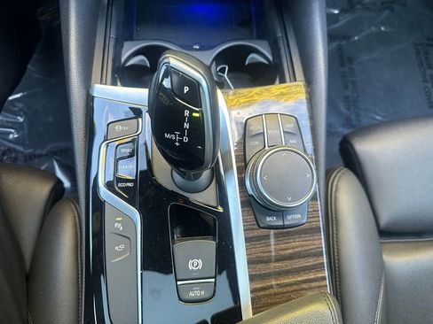 Used 2019 BMW 530i xDrive w/ Dynamic Handling Package image 28