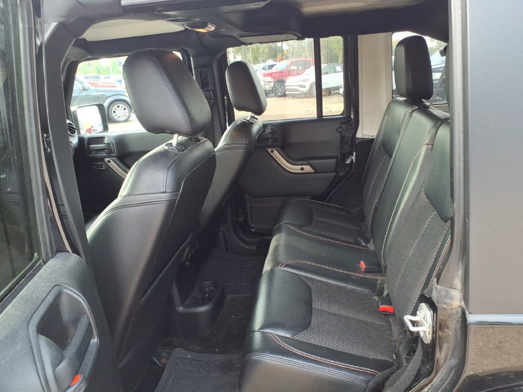 Used 2016 Jeep Wrangler Unlimited Sahara AWD/4WD image 9