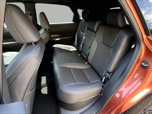 Used 2025 Lexus RX 350 Premium w/ Accessory Package AWD/4WD image 21