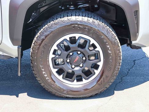 Certified 2024 Toyota Tacoma TRD Off-Road w/ TRD Off Road Upgrade Package AWD/4WD image 11