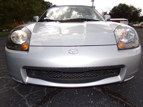 Used 2001 Toyota MR2 image 4
