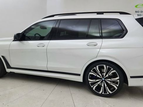 Used 2025 BMW X7 M60i AWD/4WD image 4