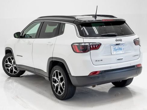 Certified 2025 Jeep Compass Limited AWD/4WD image 32