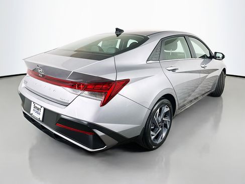 New 2026 Hyundai Elantra Limited image 7