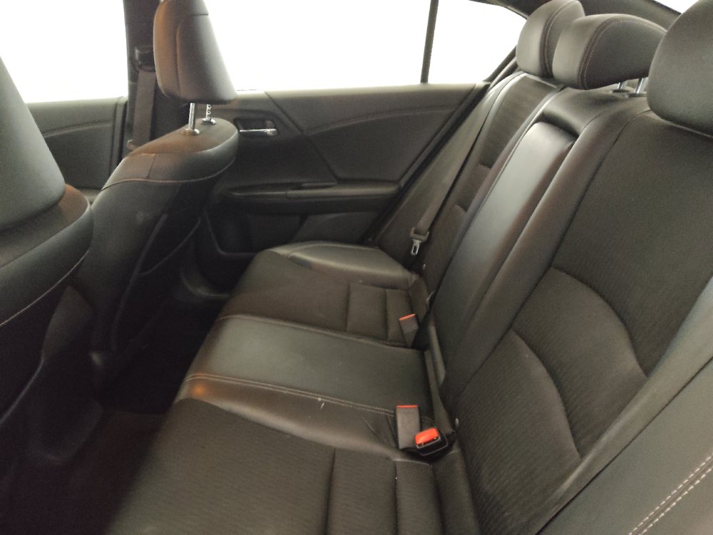 Used 2017 Honda Accord Sport image 18