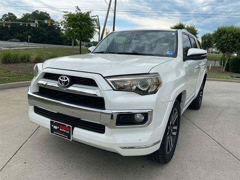Used 2018 Toyota 4Runner Limited AWD/4WD image 5