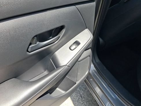 Used 2024 Nissan Sentra SV FWD image 10
