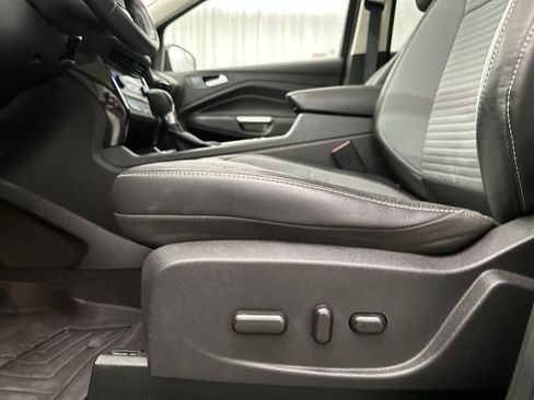 Used 2018 Ford Escape SE w/ SE Sport Appearance Package AWD/4WD image 17