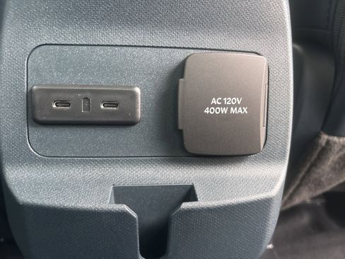 Used 2025 Ford Maverick Lariat w/ 4K Tow Package image 15