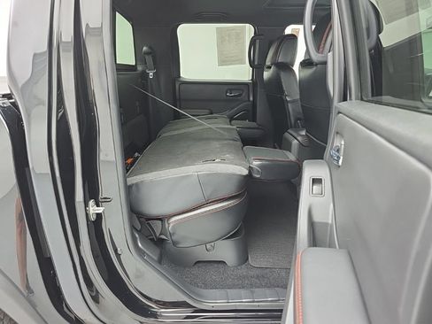 Used 2023 Nissan Frontier PRO-4X w/ Pro-4X Premium Package AWD/4WD image 43