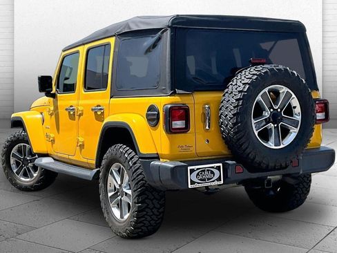 Used 2019 Jeep Wrangler Unlimited Sahara AWD/4WD image 9