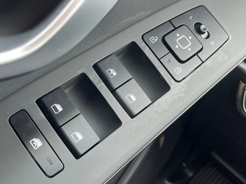 New 2025 Kia Niro EX image 18