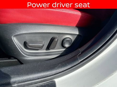 Used 2020 Toyota Camry XSE image 9