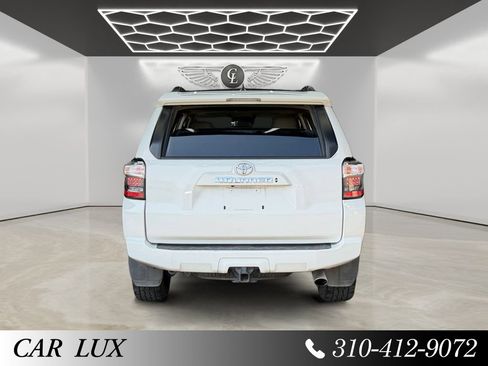 Used 2022 Toyota 4Runner SR5 Premium w/ Moonroof Package AWD/4WD image 4