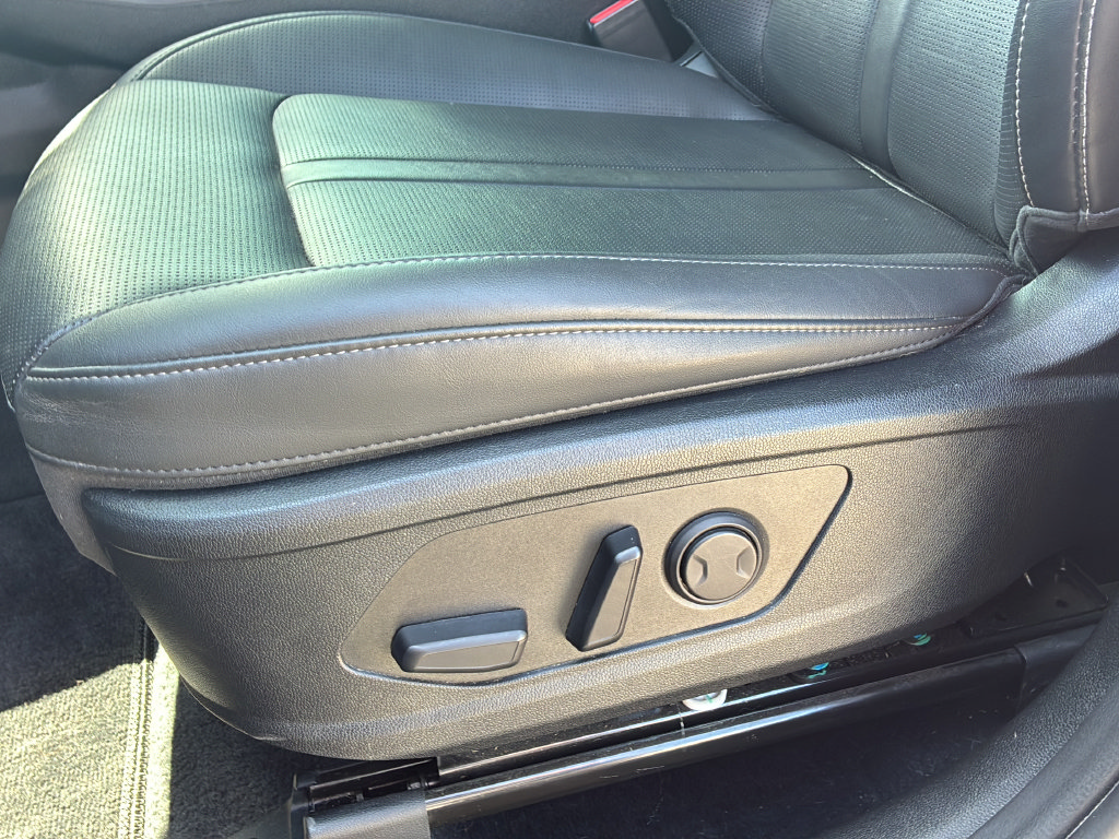 Used 2025 Kia Sorento S FWD image 23