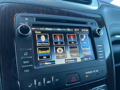 Used 2017 Chevrolet Traverse LT image 27