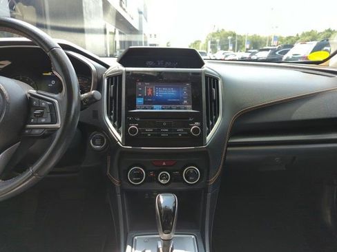Used 2022 Subaru Crosstrek 2.0i Premium w/ Moonroof Package image 22