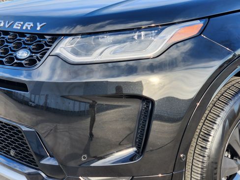 Used 2025 Land Rover Discovery Sport S image 9