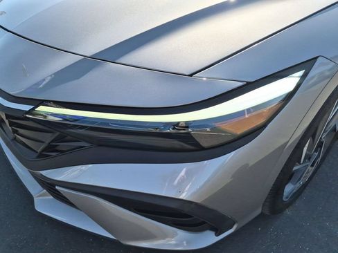 Used 2025 Hyundai Elantra Sport FWD image 9