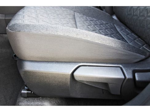 Certified 2025 Nissan Kicks SV FWD image 28