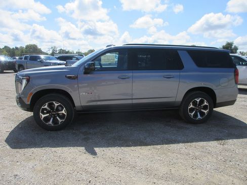 New 2026 GMC Yukon XL AT4 Ultimate AWD/4WD image 7