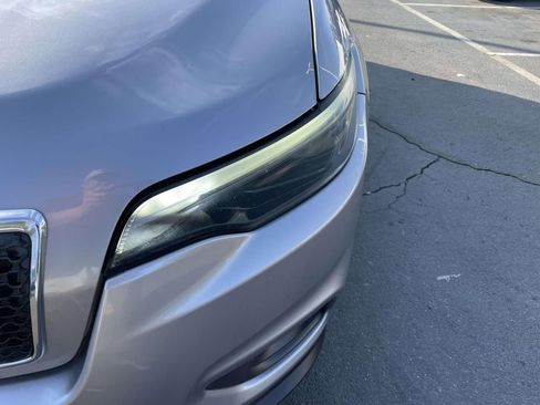 Used 2019 Jeep Cherokee Latitude Plus image 12