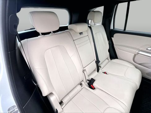 Used 2025 Mercedes-Benz GLB 250 image 20