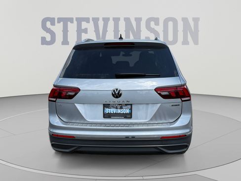 Used 2023 Volkswagen Tiguan SE AWD/4WD image 4