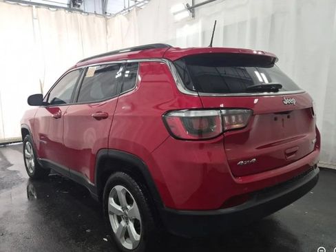 Used 2018 Jeep Compass Latitude w/ Popular Equipment Group AWD/4WD image 3