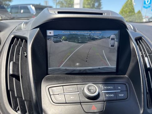 Used 2017 Ford Escape SE w/ Equipment Group 201A FWD image 31