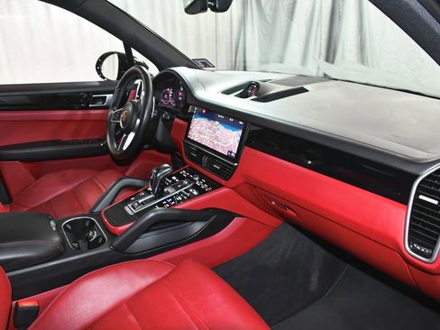 Used 2021 Porsche Cayenne image 53