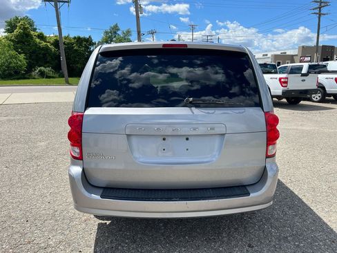 Used 2014 Dodge Grand Caravan SE FWD image 4