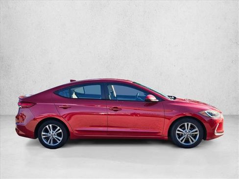 Used 2017 Hyundai Elantra SE w/ SE A/T Tech Package 03 FWD image 4