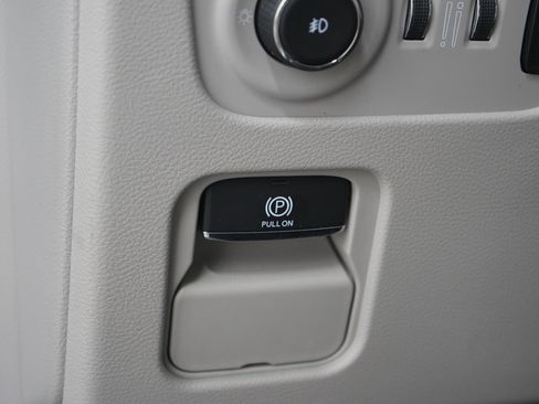 Used 2024 Jeep Wagoneer L Series III w/ Premium Group I AWD/4WD image 30