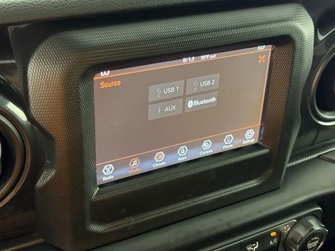 Used 2022 Jeep Wrangler Unlimited Sport AWD/4WD image 32